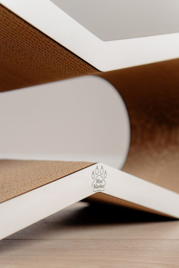 Tiny Tiger M - 66 × 26 × 22 cm